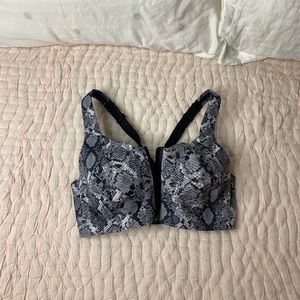 Victoria’s Secret workout bra, NWOT, 34DD